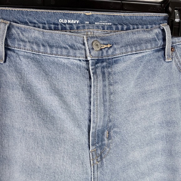 Women Old Navy Mid-Rise Boyfriend Distressed Jeans Light Wash Cosmos Size 20 - Picture 5 of 10